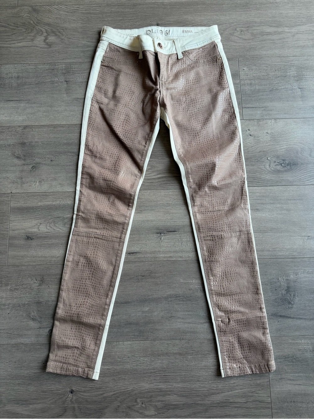 DL1961 Emma Legging - 4 Way stretch/360 comfort - size 26